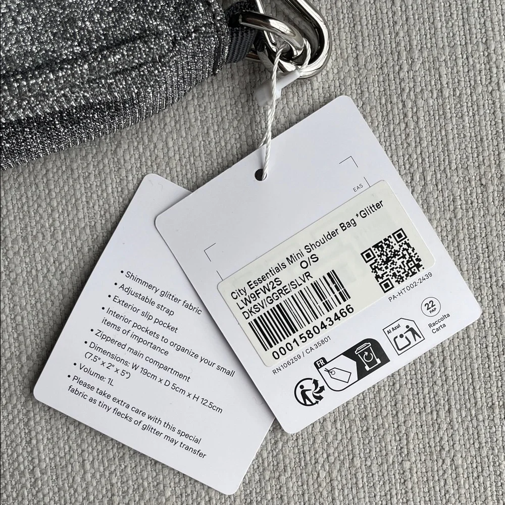 lululemon City Essentials Mini Shoulder Bag 1L Glitter - silver/gray - Picture 5 of 16